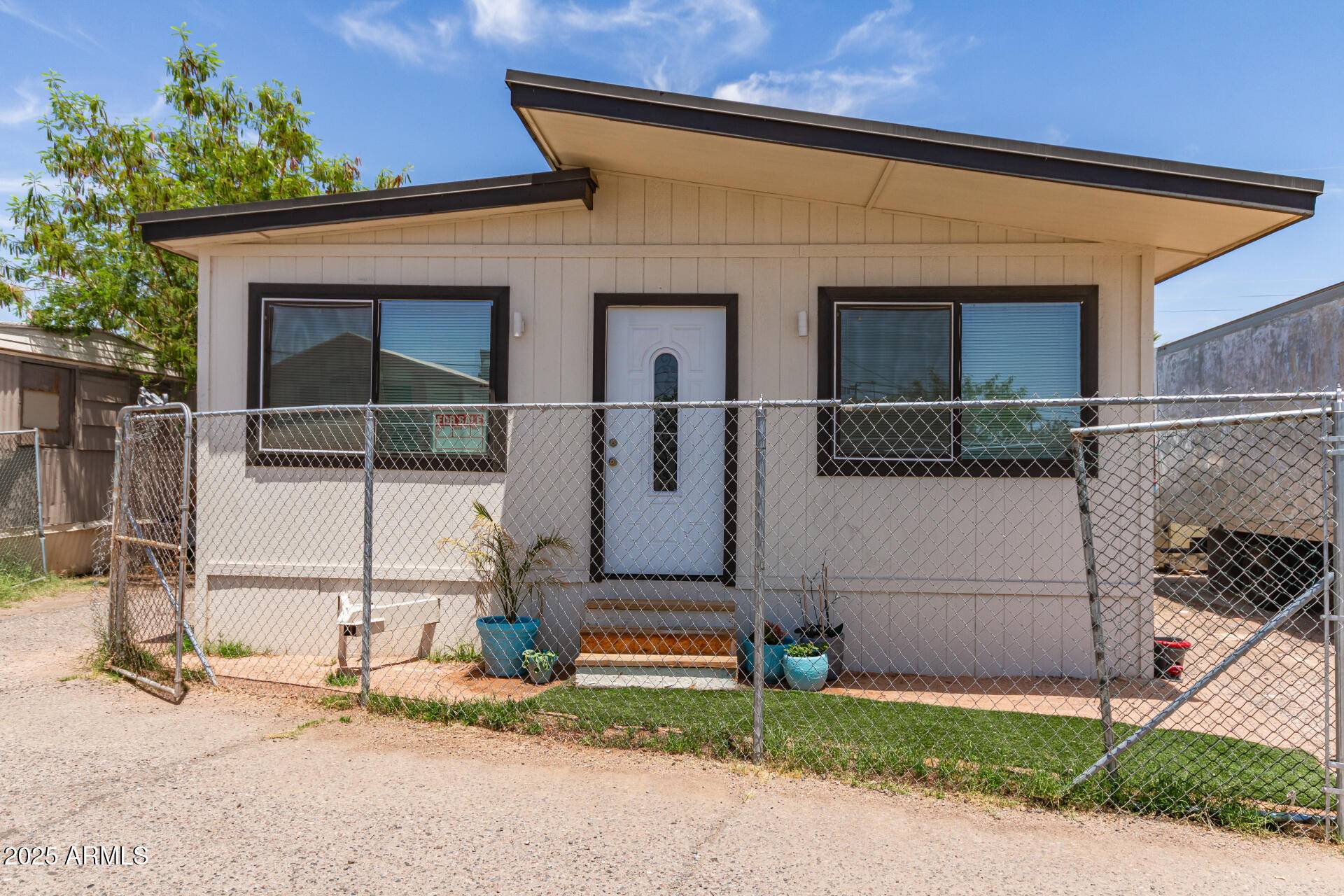 Phoenix, AZ 85043,6420 W VAN BUREN Street #B4