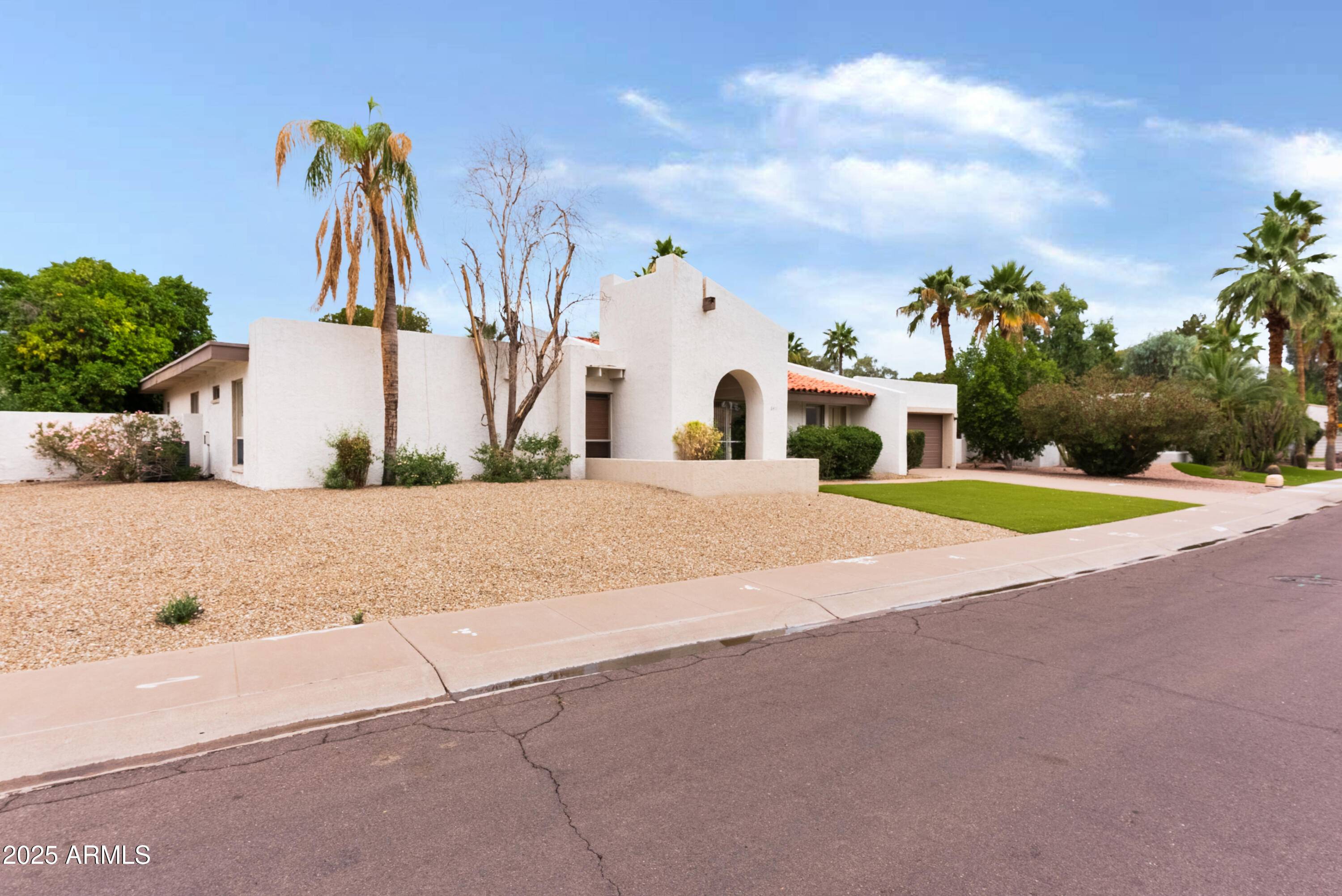 Scottsdale, AZ 85258,8411 E VIA DE JARDIN --