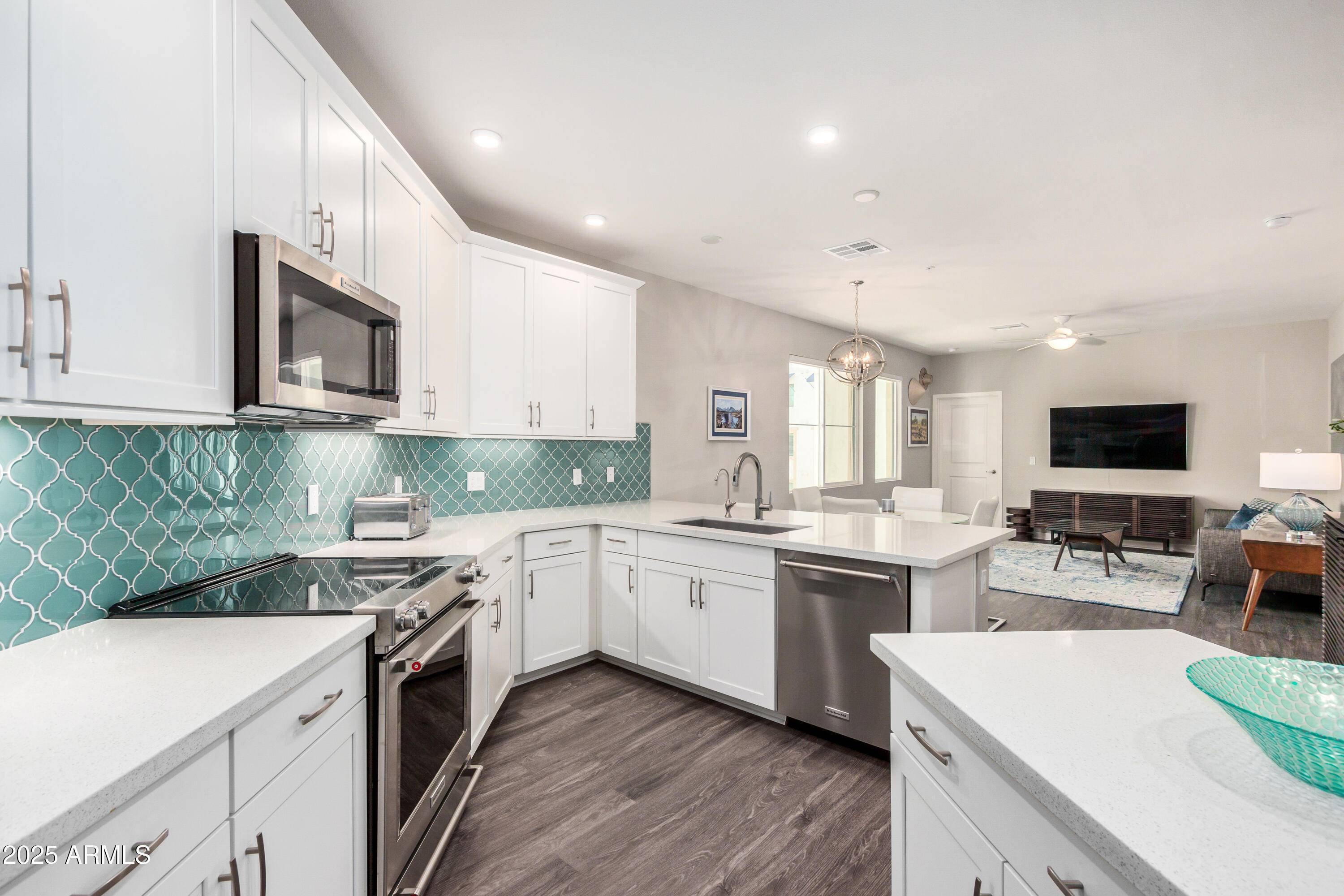 Chandler, AZ 85248,2511 W QUEEN CREEK Road #258
