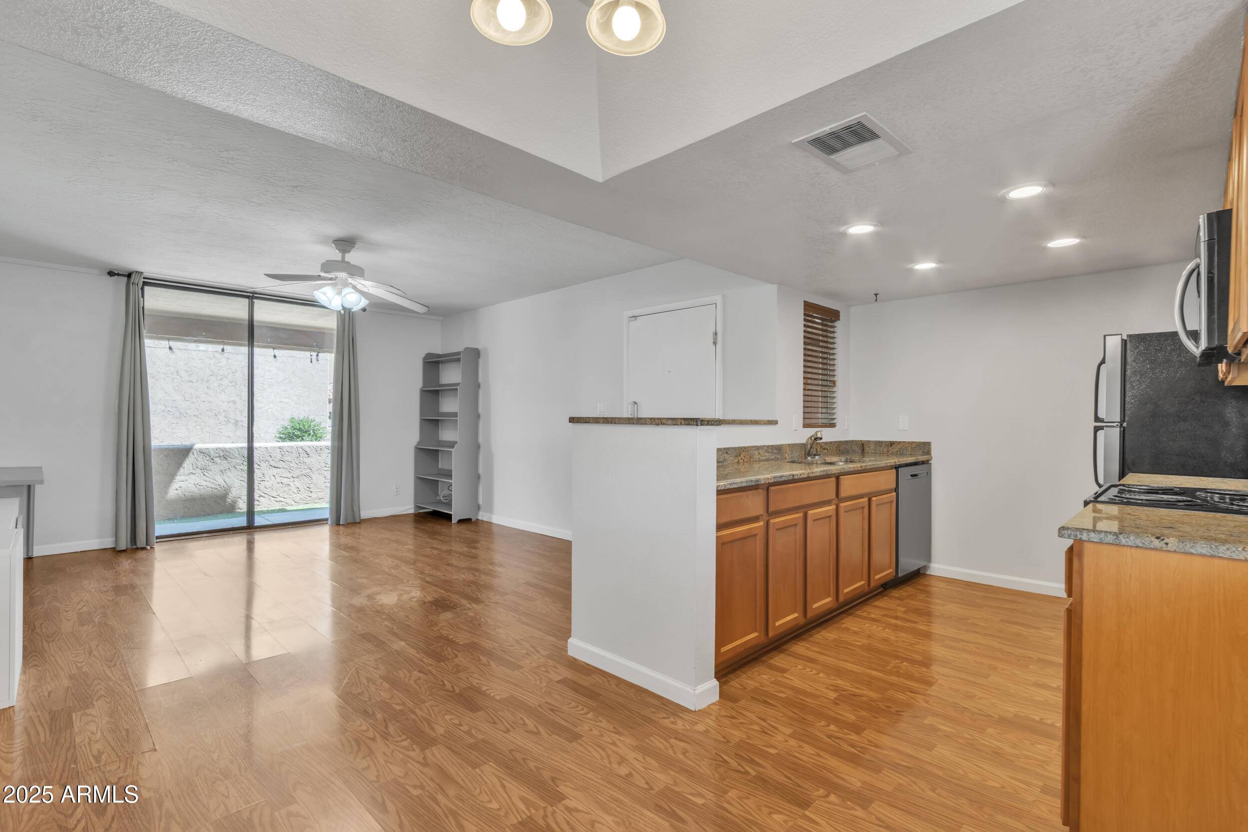 Tempe, AZ 85282,1125 E BROADWAY Road #122