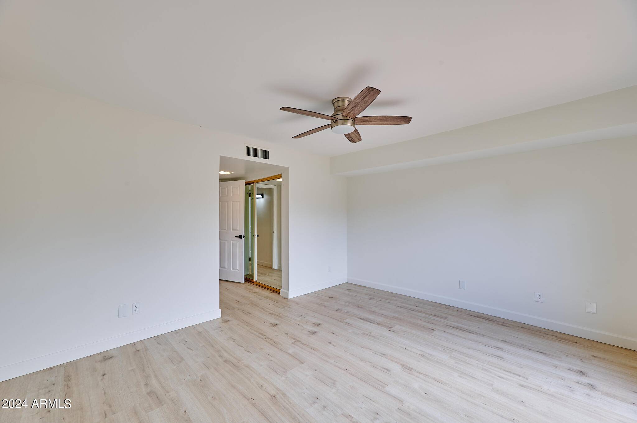 Paradise Valley, AZ 85253,5550 N 71ST Street
