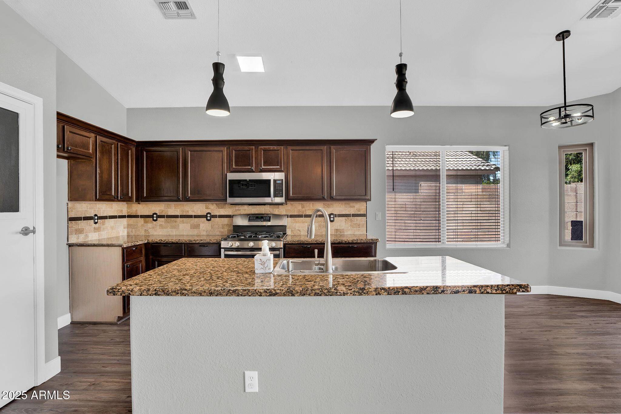 Chandler, AZ 85248,1332 W BLUE RIDGE Court