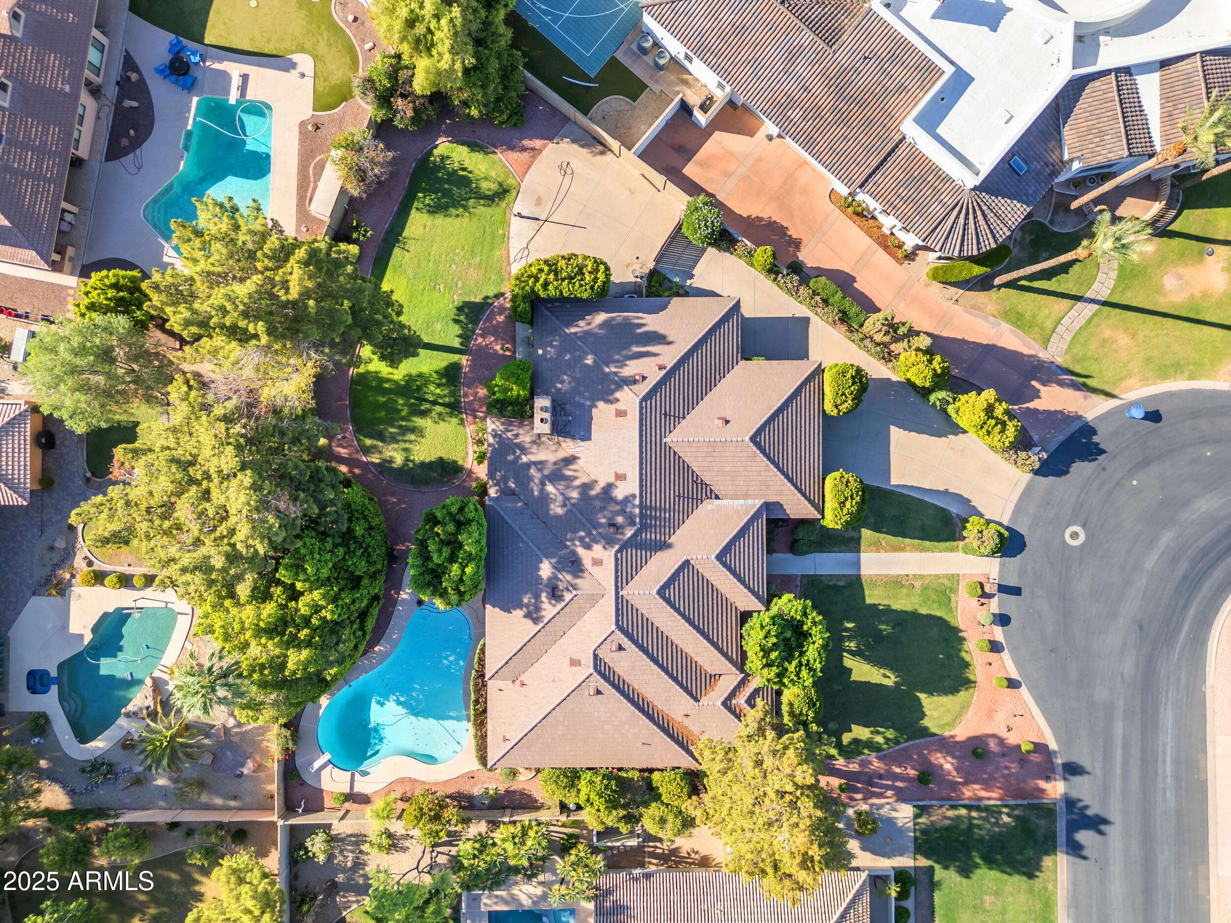 Tempe, AZ 85284,8604 S OAK Street