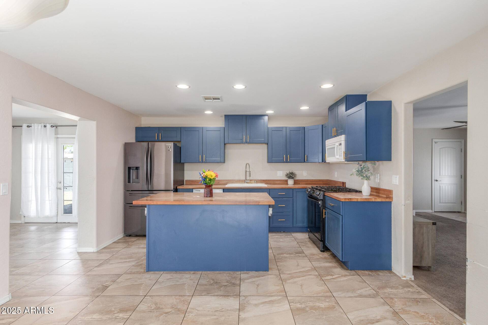 Phoenix, AZ 85019,4238 W KRALL Street