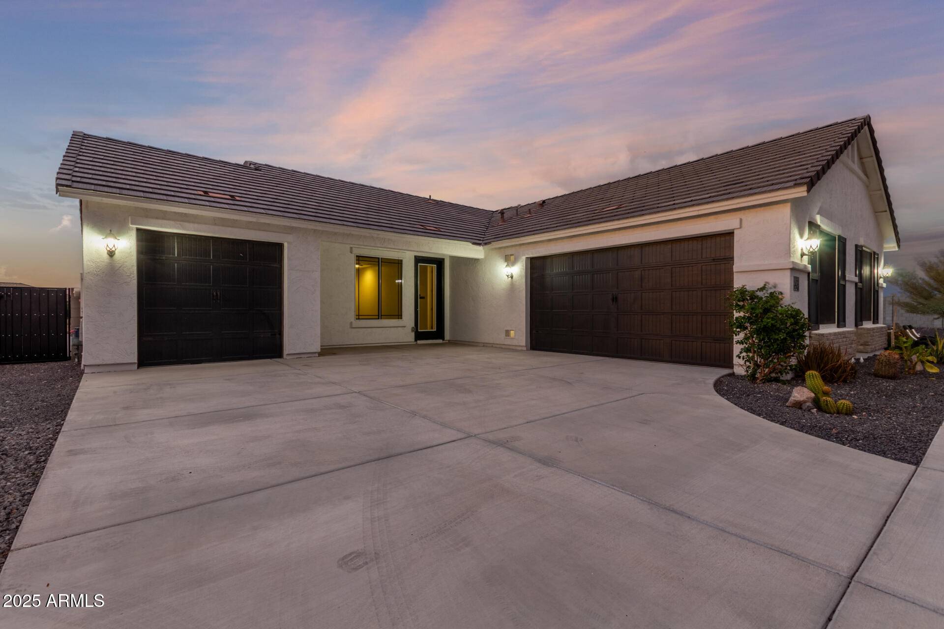 San Tan Valley, AZ 85143,256 W PERKINS Street