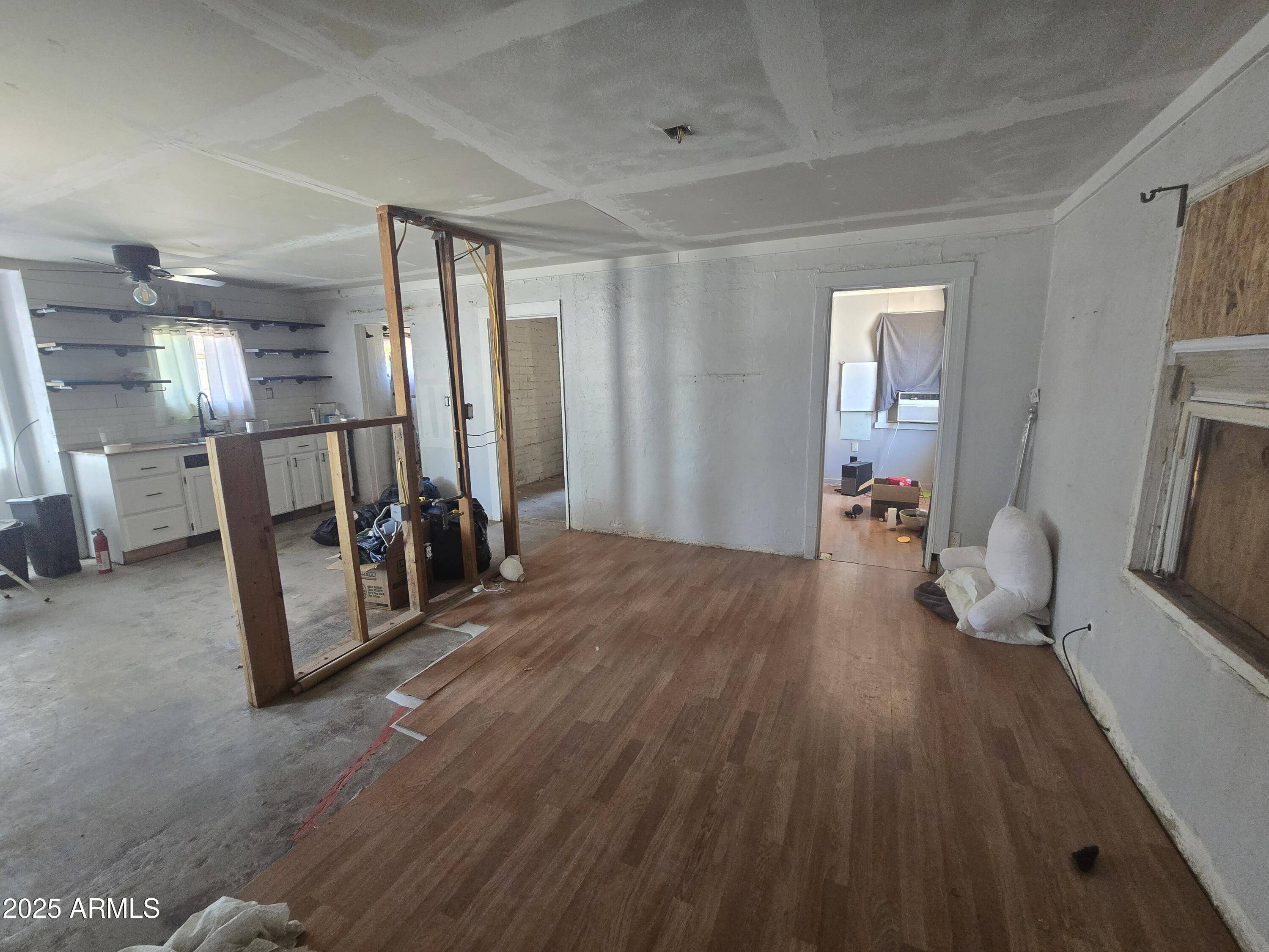 Phoenix, AZ 85020,738 E VOGEL Avenue