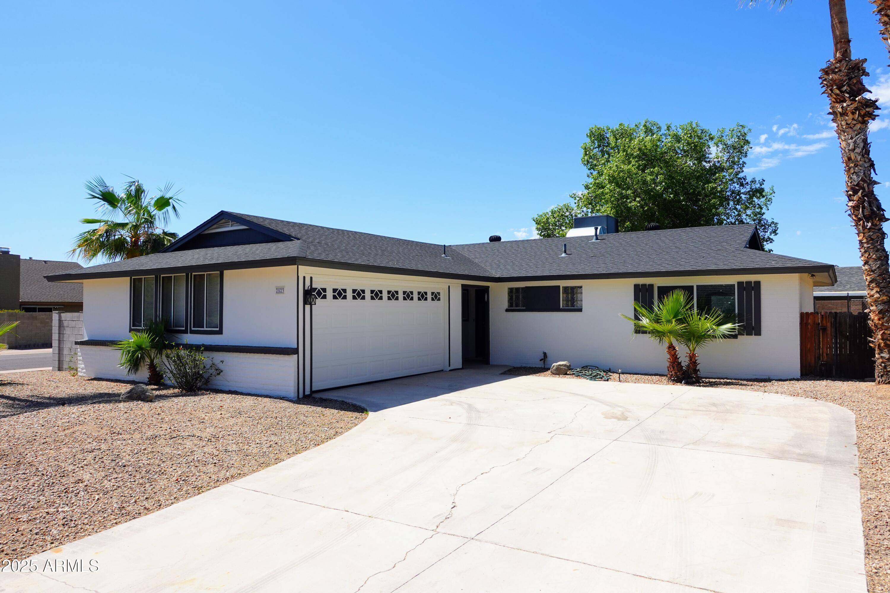 Phoenix, AZ 85032,2523 E LARKSPUR Drive