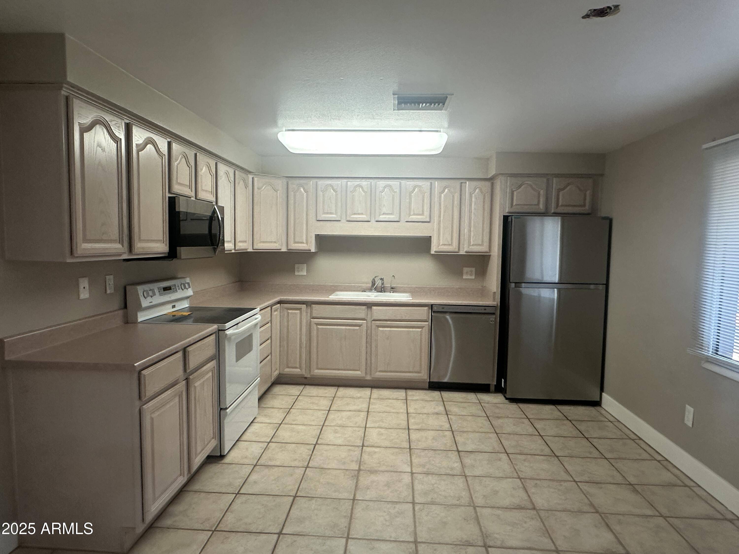 Phoenix, AZ 85032,3919 E ANDORRA Drive