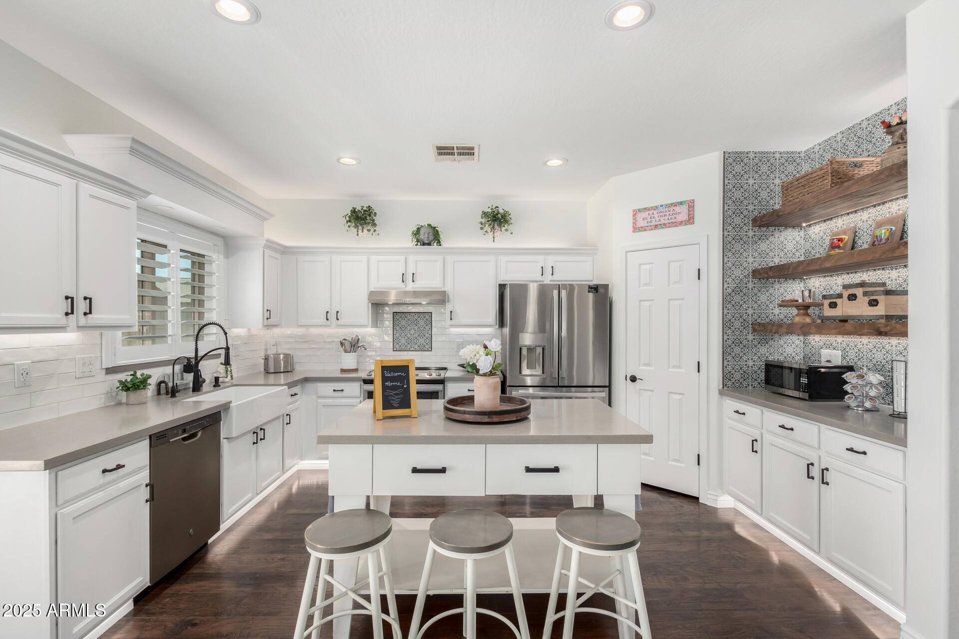 Tolleson, AZ 85353,9143 W ELWOOD Street