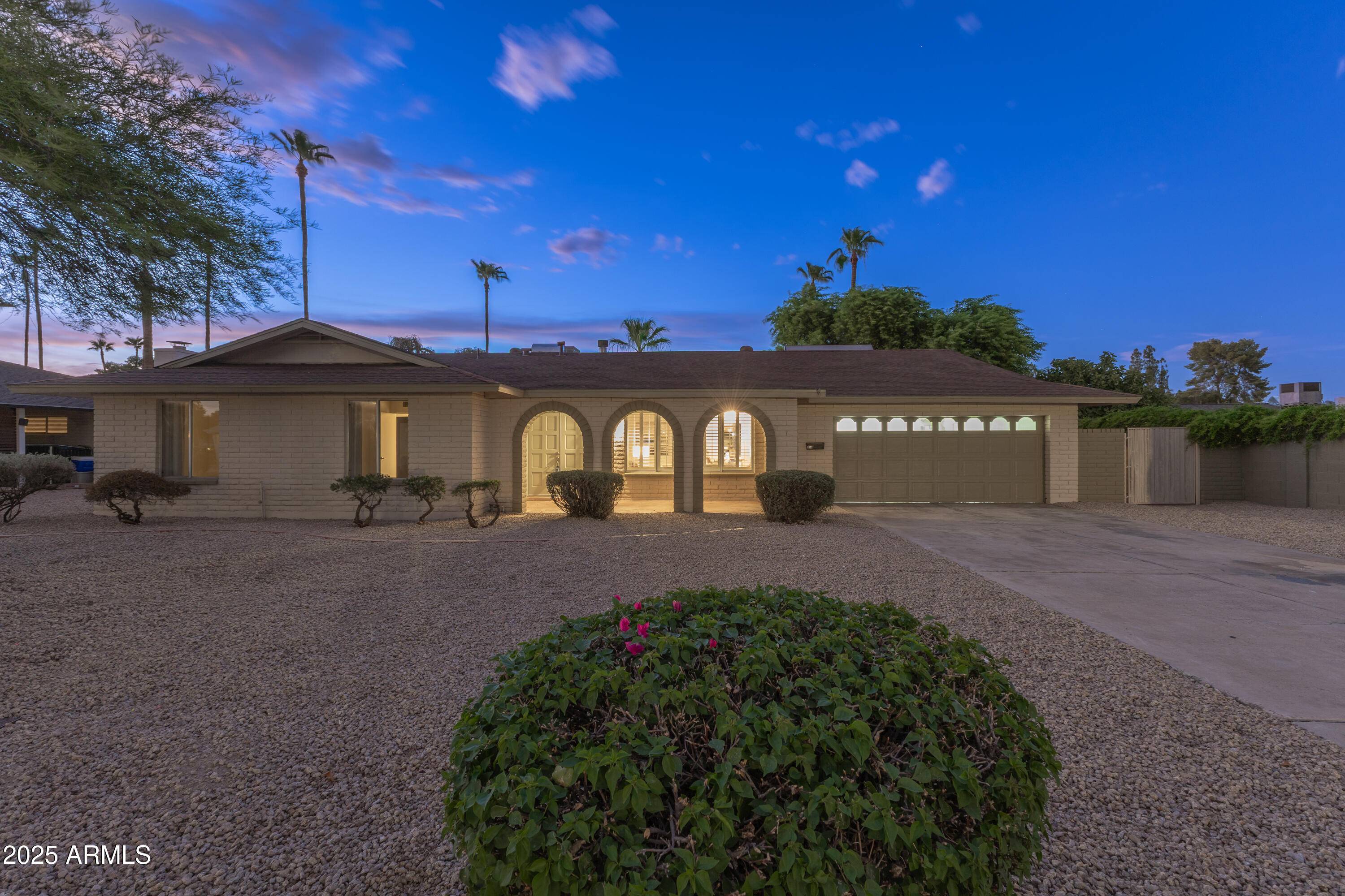 Phoenix, AZ 85028,3740 E MERCER Lane