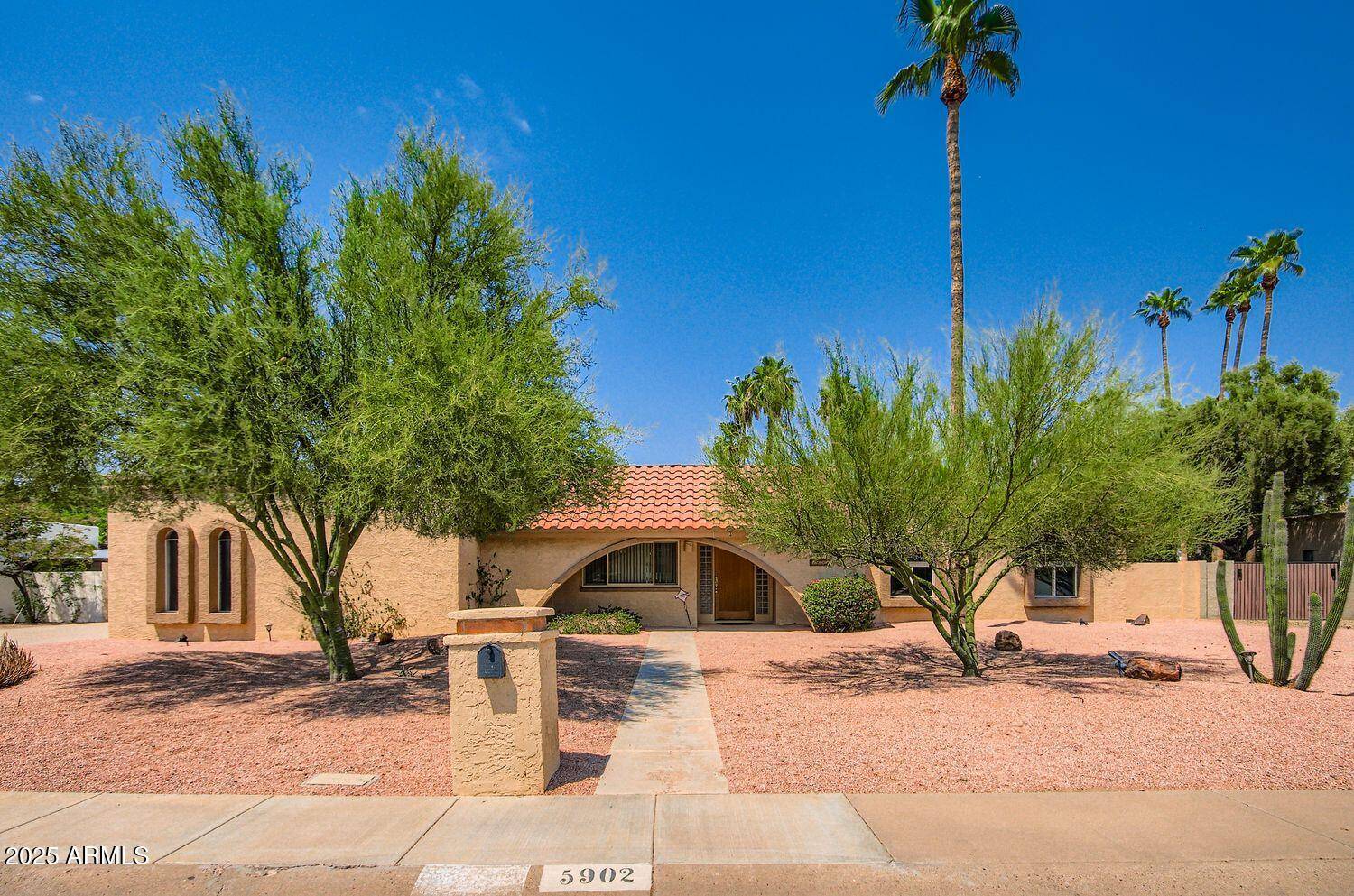 Scottsdale, AZ 85254,5902 E SHARON Drive