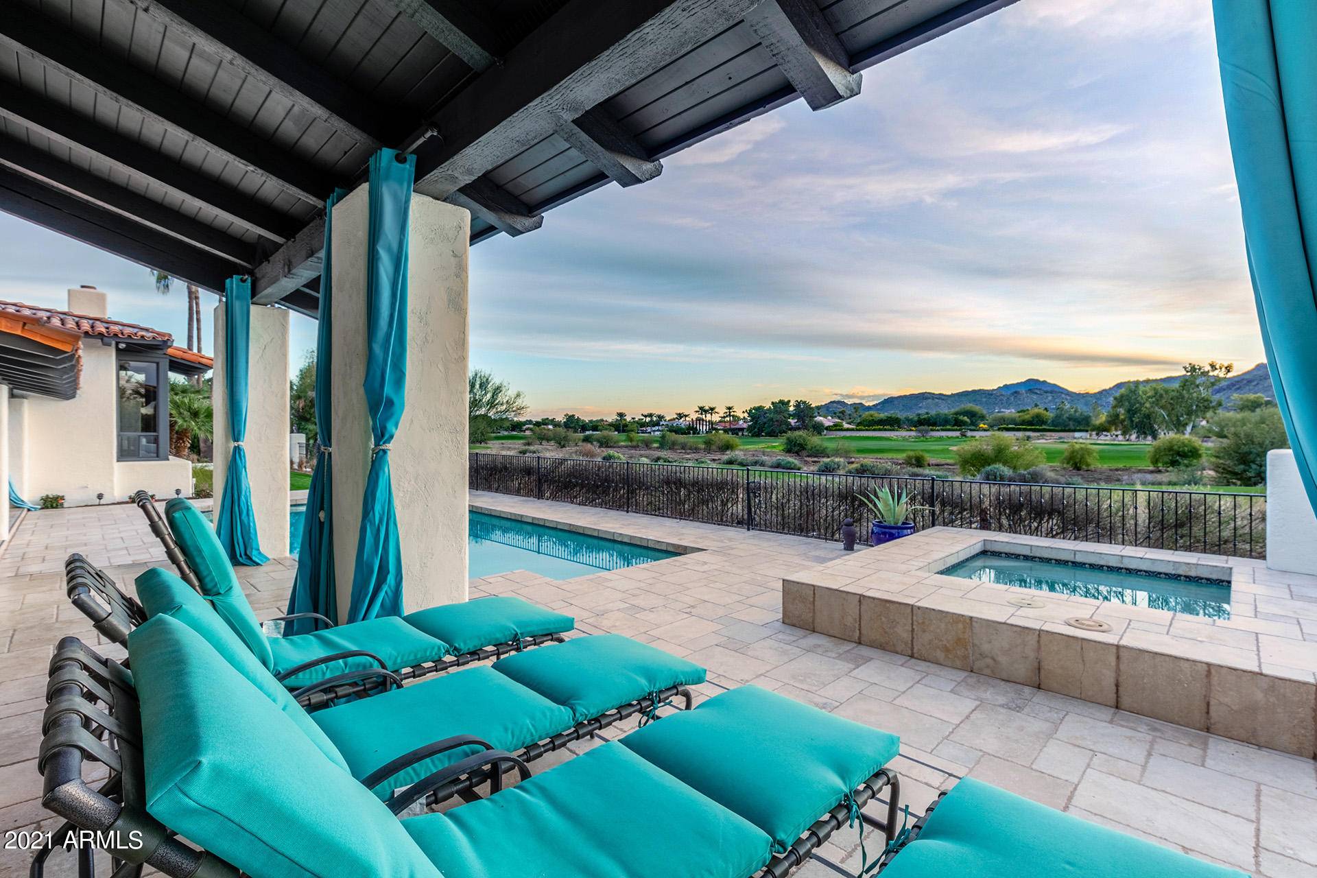 Paradise Valley, AZ 85253,8672 N 64TH Place