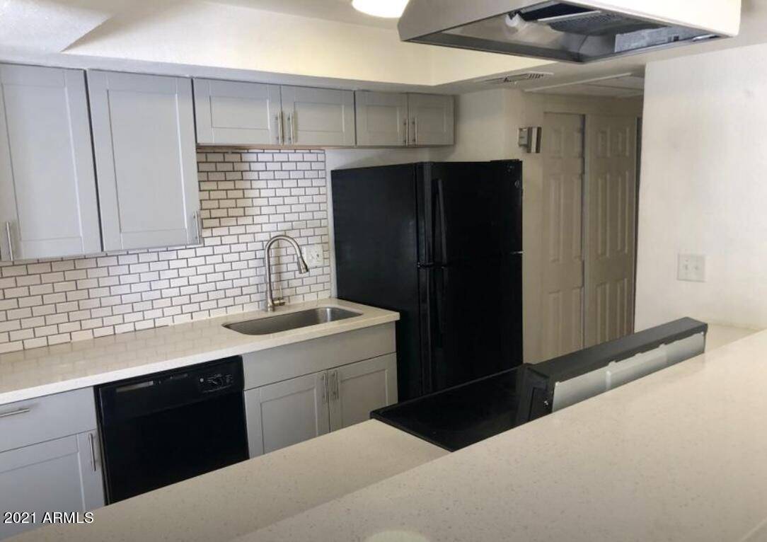 Phoenix, AZ 85032,18202 N CAVE CREEK Road #117