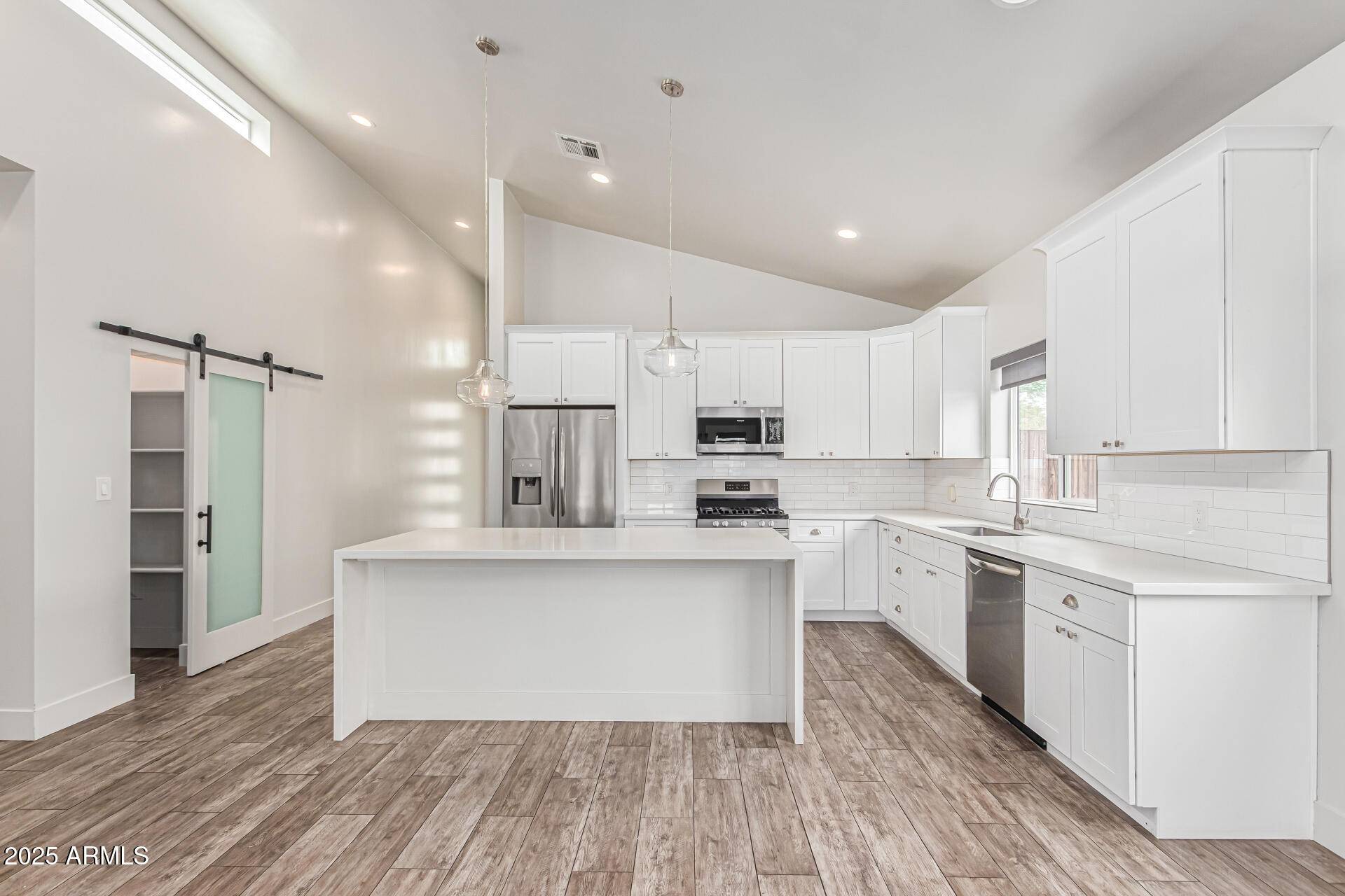 Phoenix, AZ 85014,1005 E WELDON Avenue