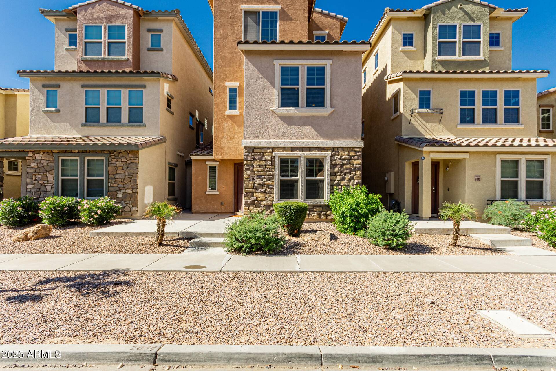 Phoenix, AZ 85035,2044 N 77TH Lane