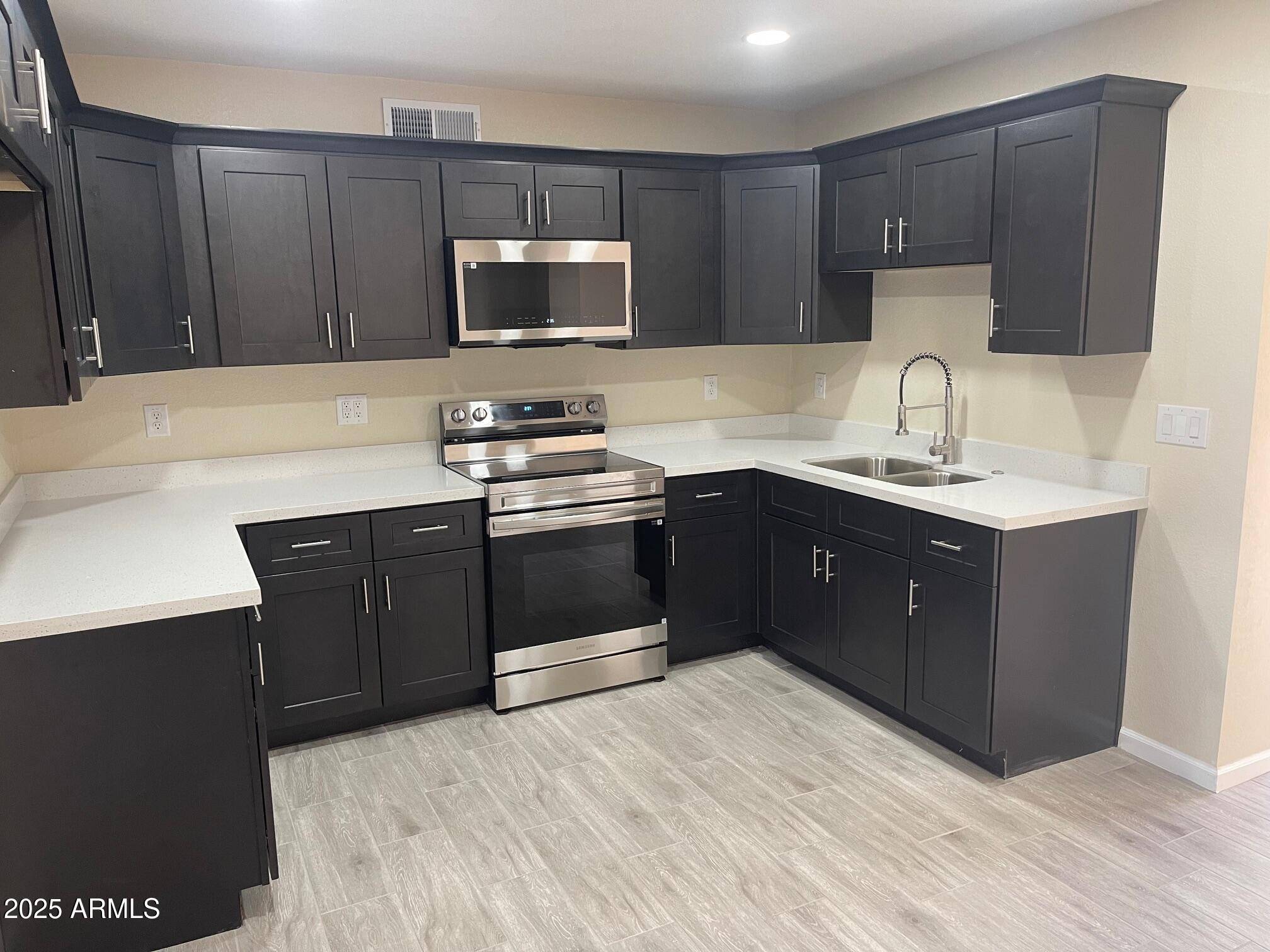 Phoenix, AZ 85031,4625 W THOMAS Road #57