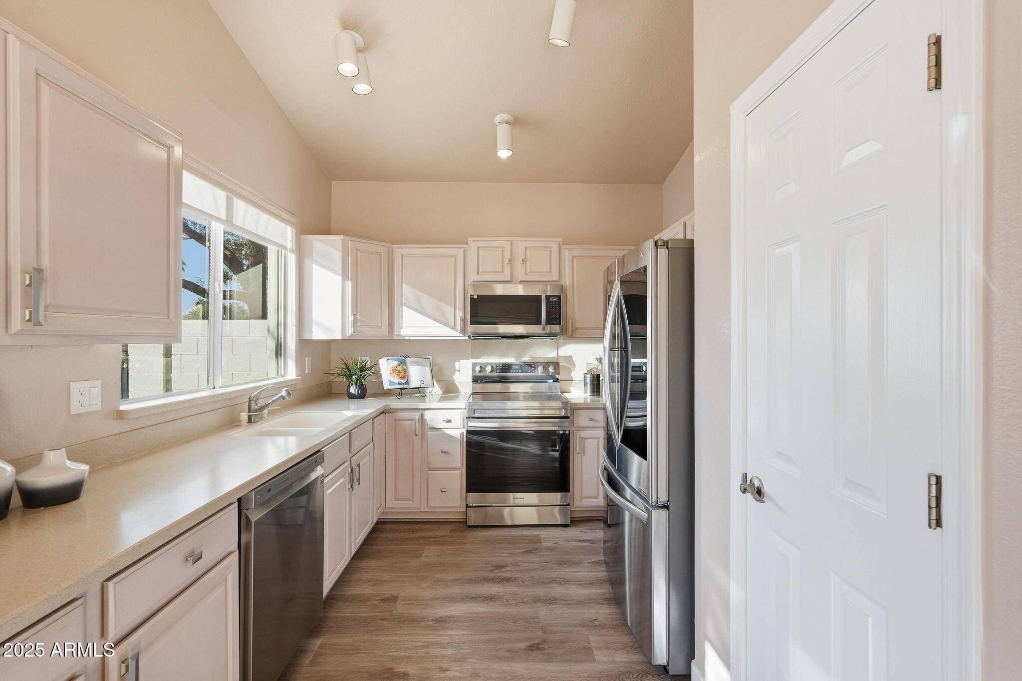 Peoria, AZ 85381,14624 N 90TH Lane