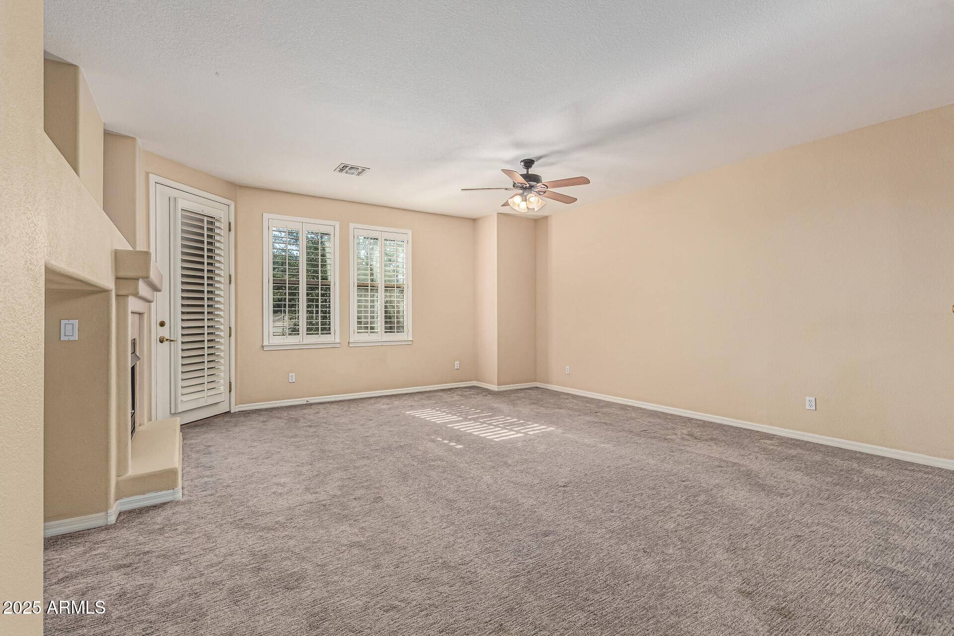 Scottsdale, AZ 85254,15221 N CLUBGATE Drive #2005