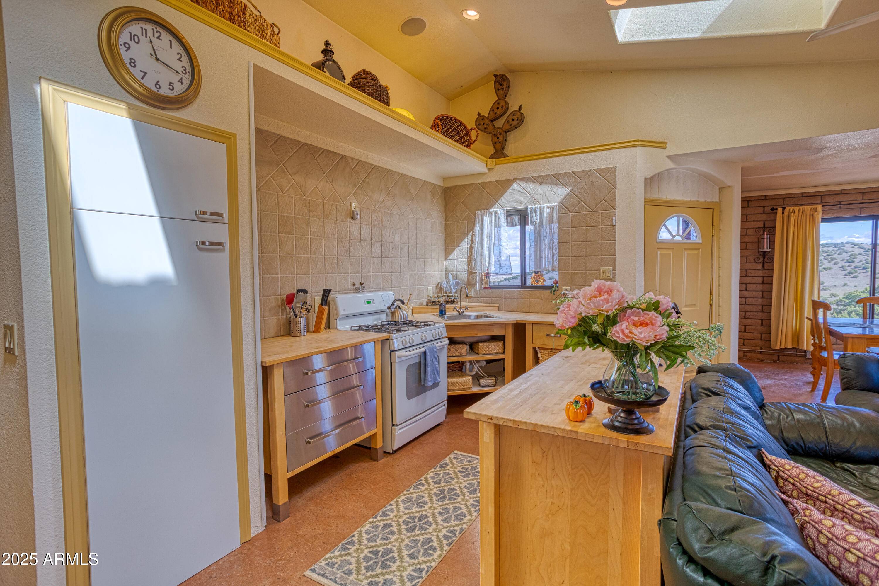 Concho, AZ 85924,734 Maverick --