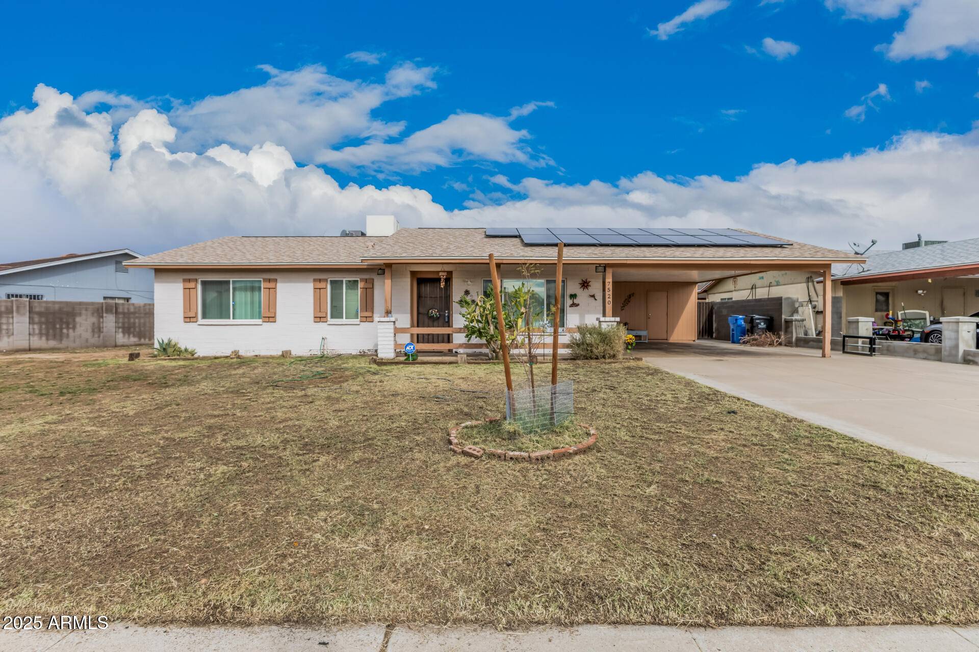 Phoenix, AZ 85033,7520 W GLENROSA Avenue