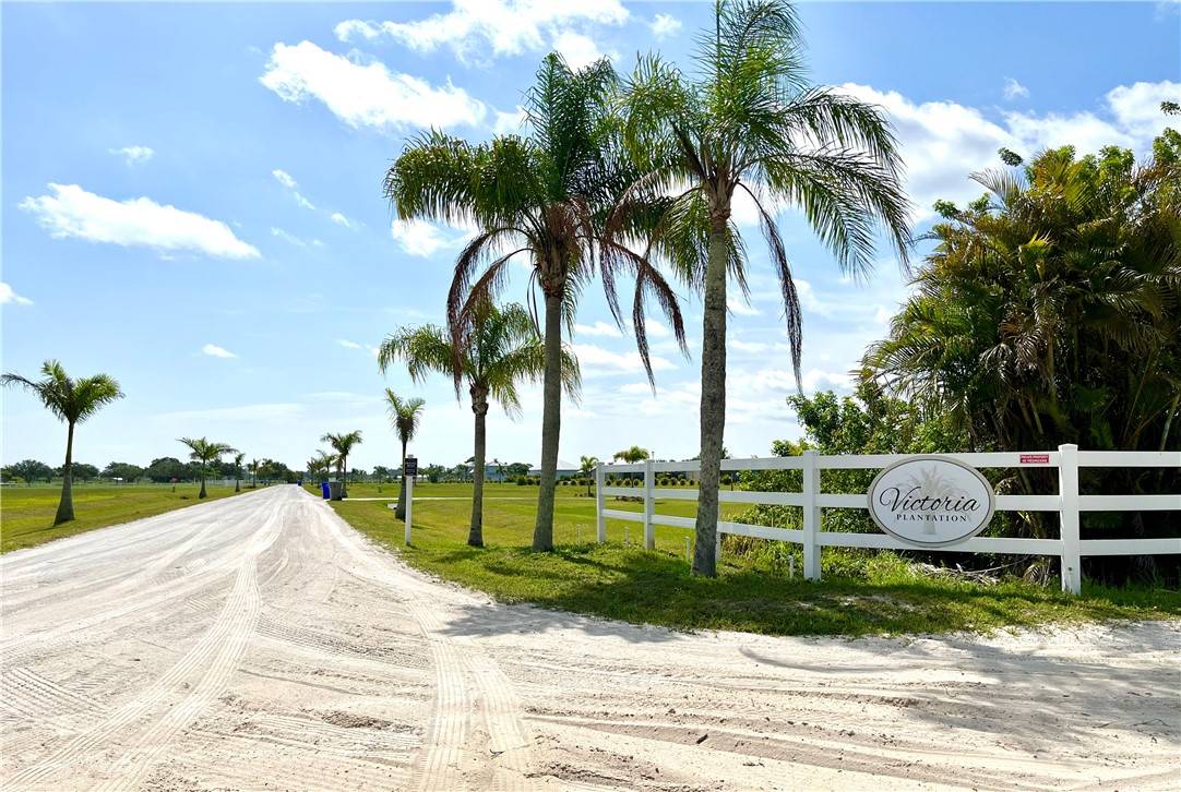 Vero Beach, FL 32968,6505 Lily LN SW