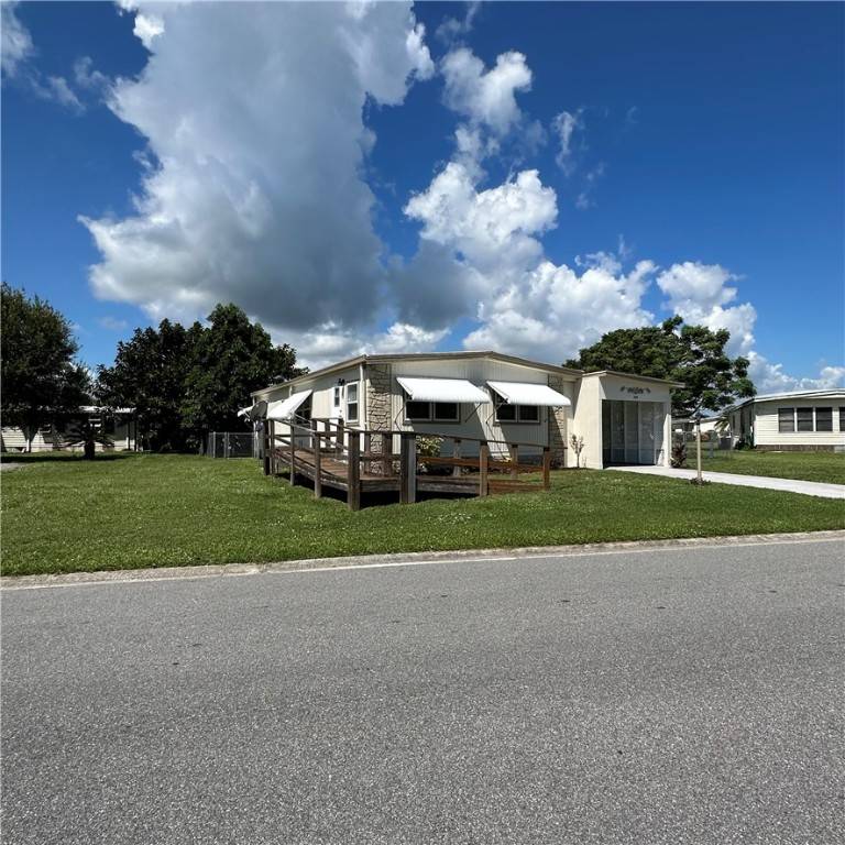 Barefoot Bay, FL 32976,810 Oriole CIR