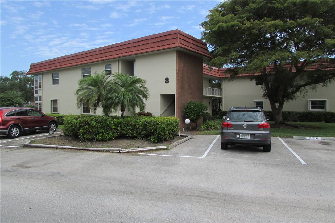 Vero Beach, FL 32962,8 Vista Palm LN #107
