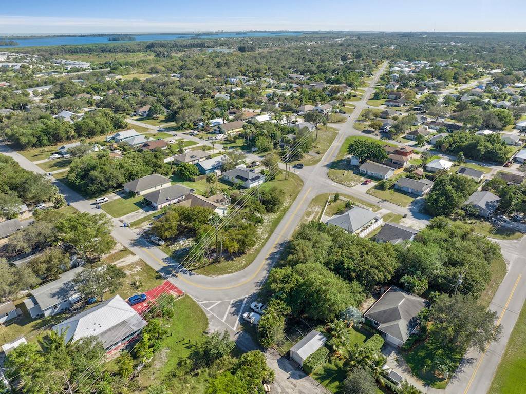 Vero Beach, FL 32962,1325 2nd RD SW