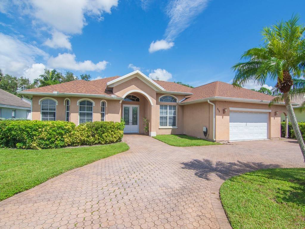 Vero Beach, FL 32960,858 41st CT