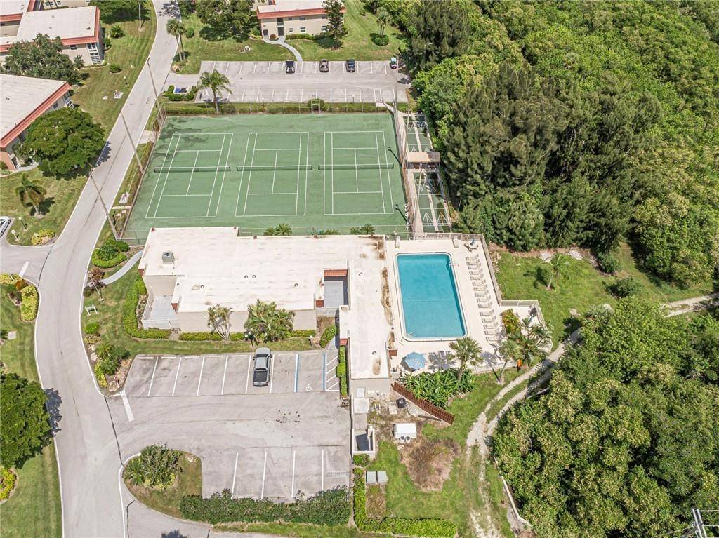 Vero Beach, FL 32962,28 Pine Arbor LN #206