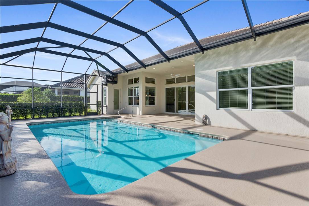 Vero Beach, FL 32968,400 Sapphire WAY SW