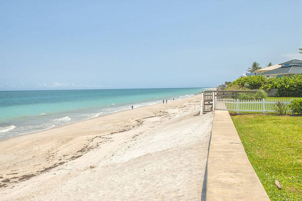 Vero Beach, FL 32963,1990 W Sand Dollar LN