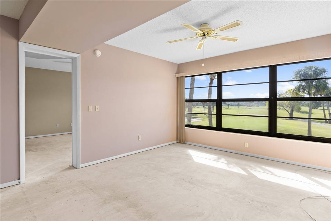 Vero Beach, FL 32966,35 Plantation DR #205