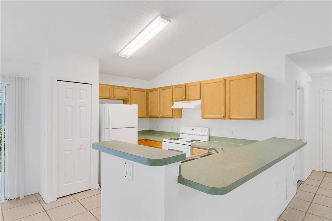 Vero Beach, FL 32966,2500 89th AVE