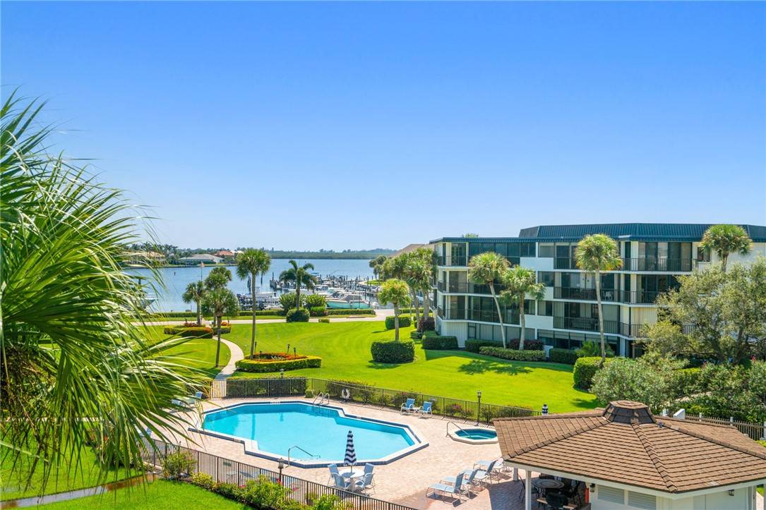 Vero Beach, FL 32963,1821 Mooringline DR #2-F