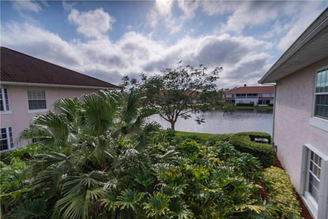 Vero Beach, FL 32962,300 Grand Royale CIR #204