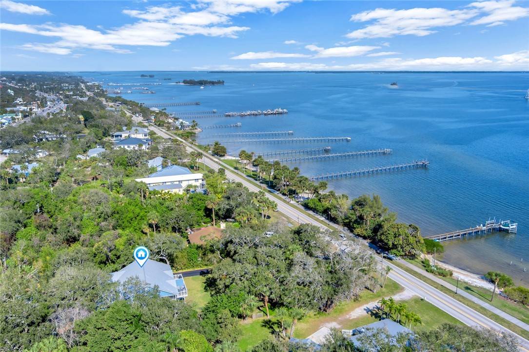 Sebastian, FL 32958,925 Indian River DR