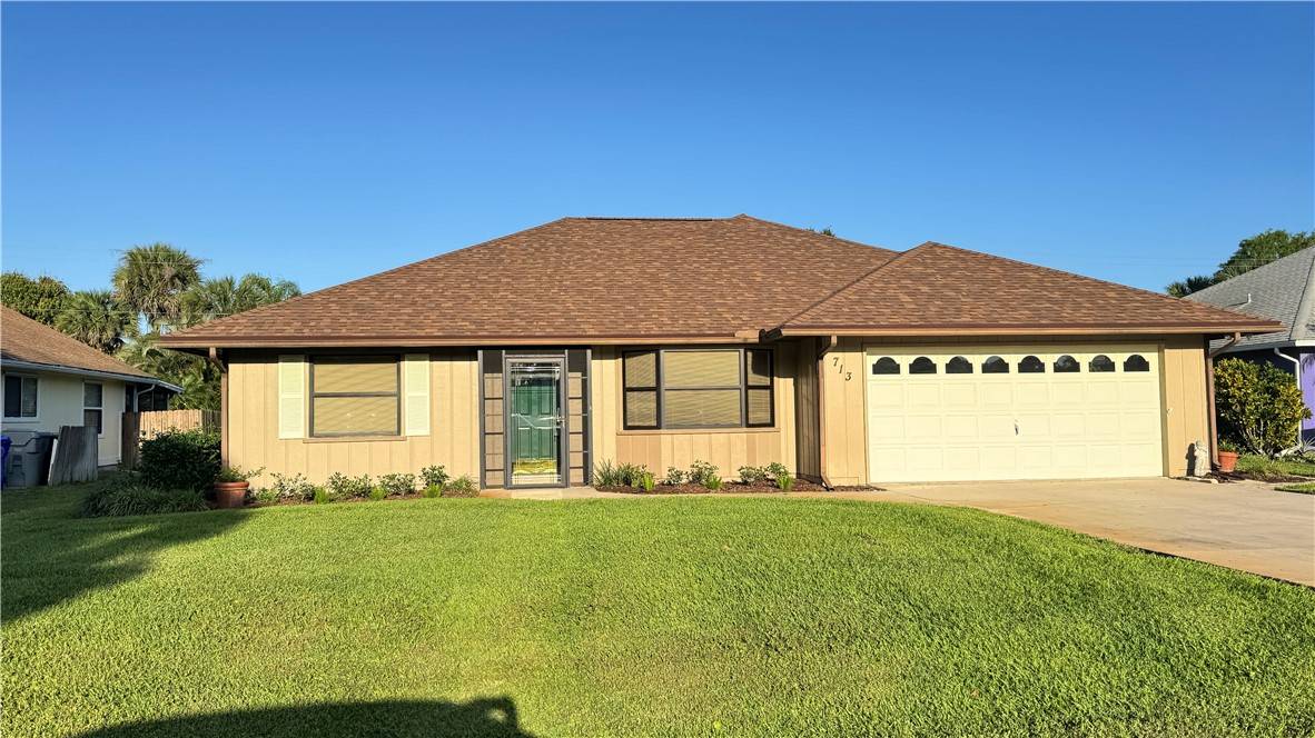 Vero Beach, FL 32962,713 24th SQ