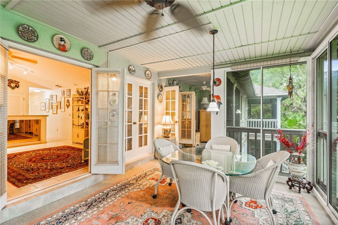Vero Beach, FL 32963,1175 Winding Oaks CIR E #206