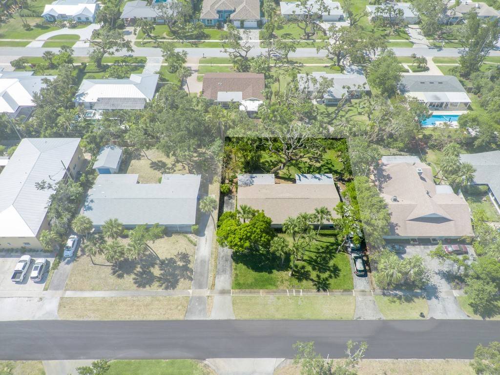 Vero Beach, FL 32963,546/556 Azalea LN