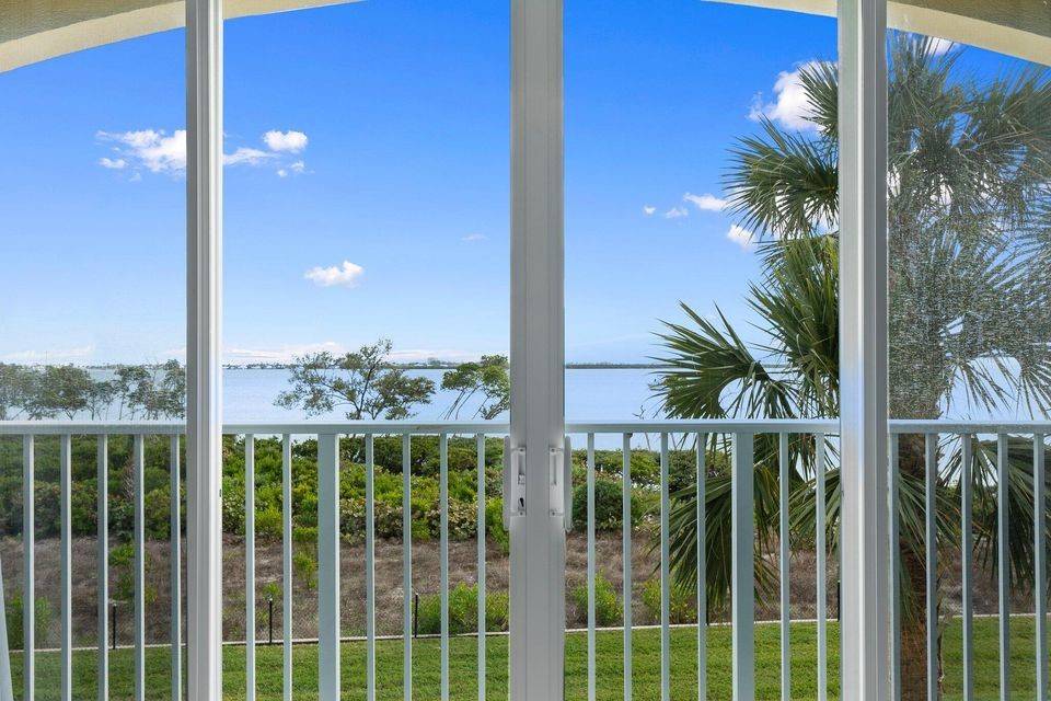Fort Pierce, FL 34949,29 Harbour Isle DR W #203