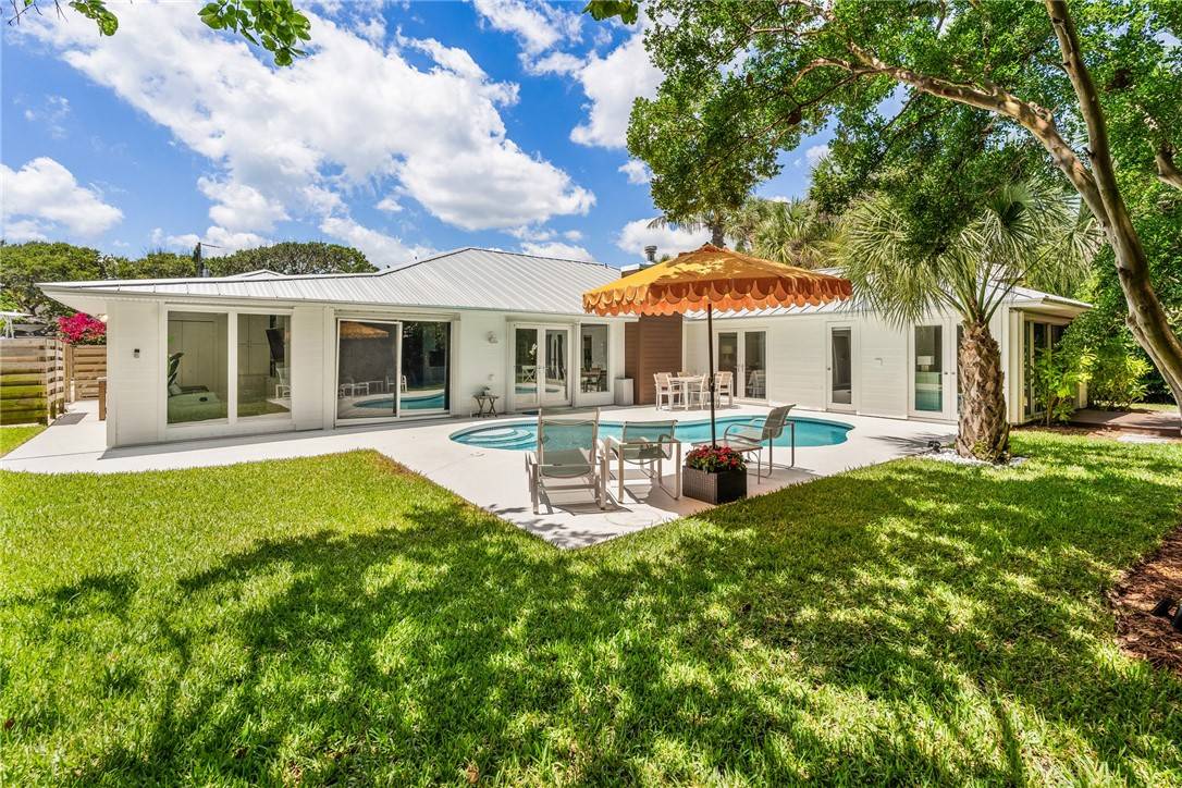 Vero Beach, FL 32963,1970 Coco Plum LN