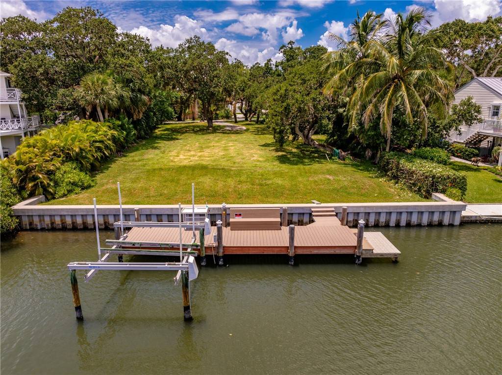 Vero Beach, FL 32963,386 Live Oak DR