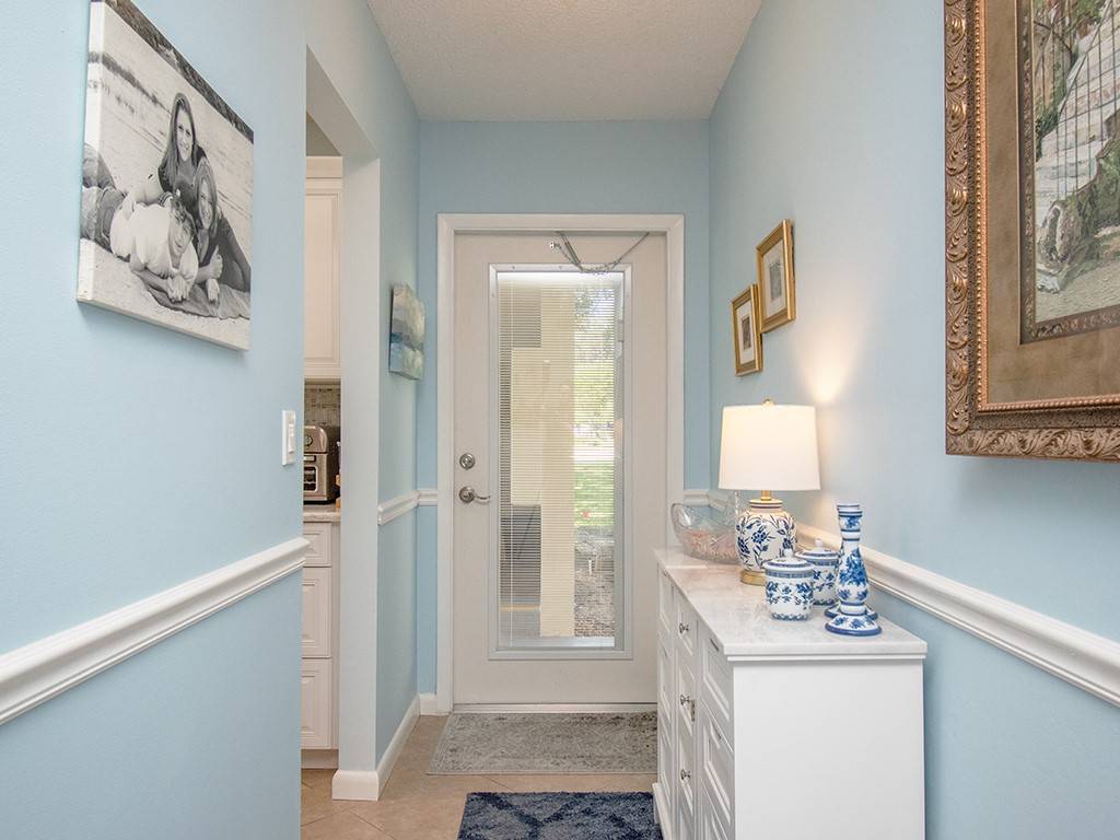 Vero Beach, FL 32962,17 Vista Palm LN #101