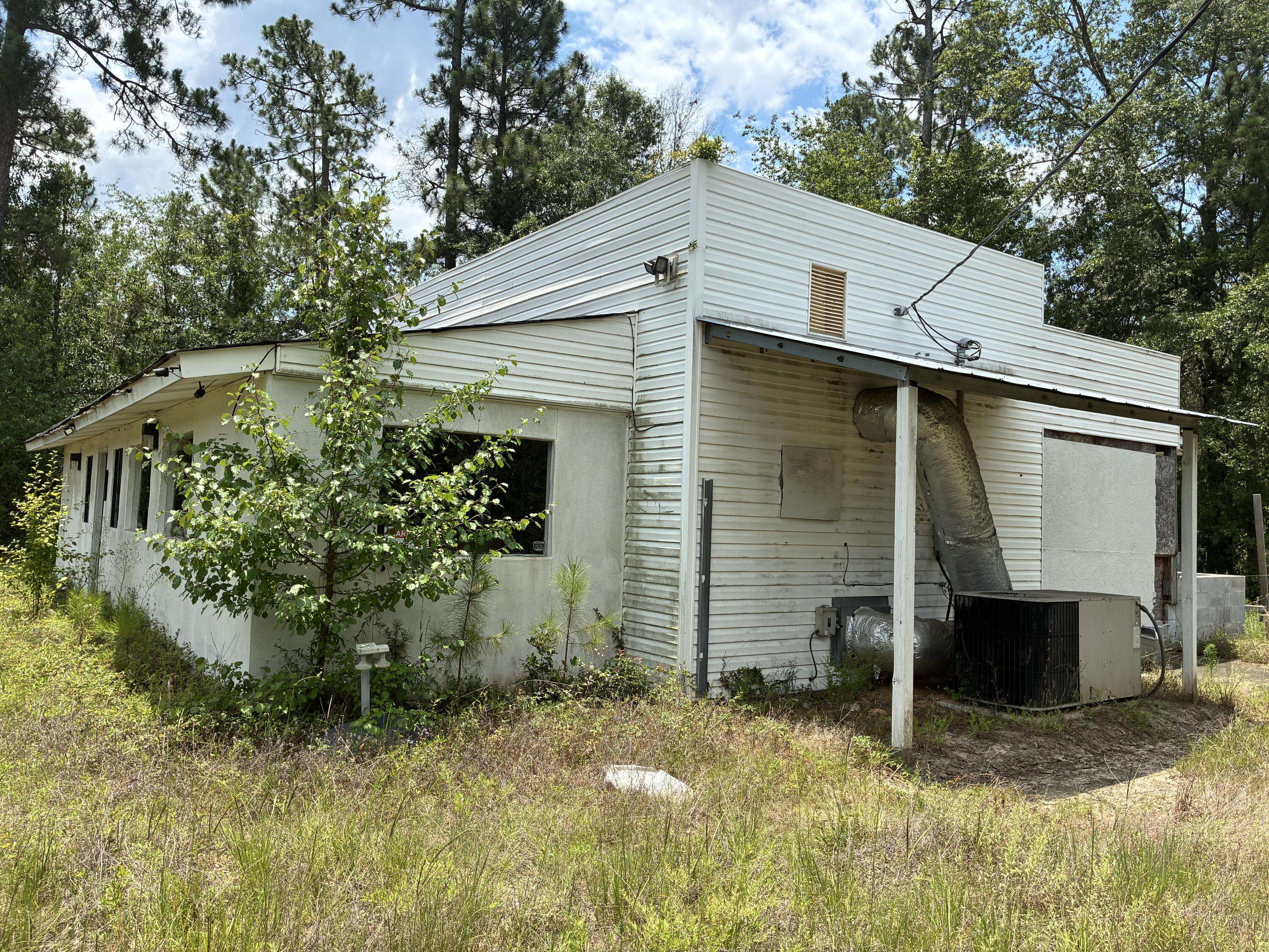 Williston, SC 29853,4712 Charleston Highway