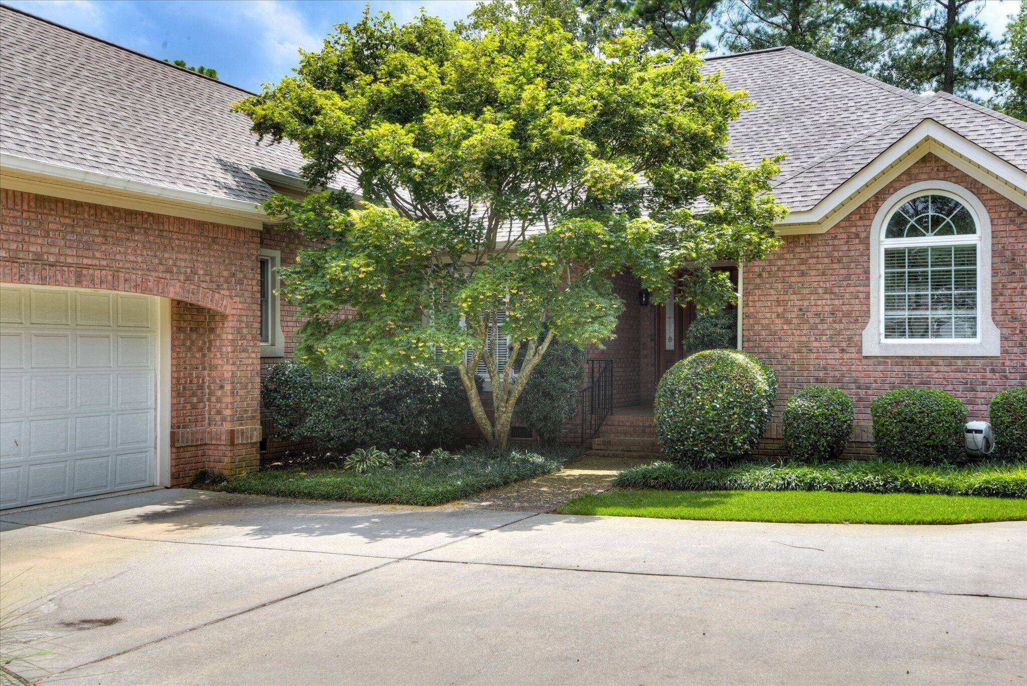 Aiken, SC 29803,221 Double Eagle Court