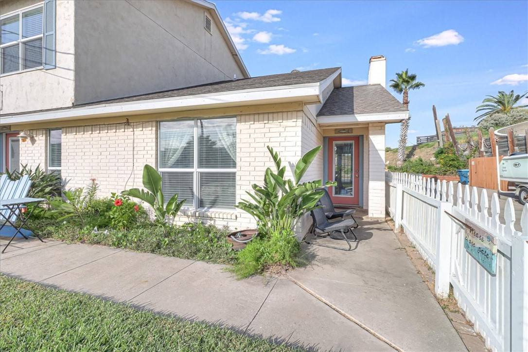 Port Aransas, TX 78373,701 La Juana CT