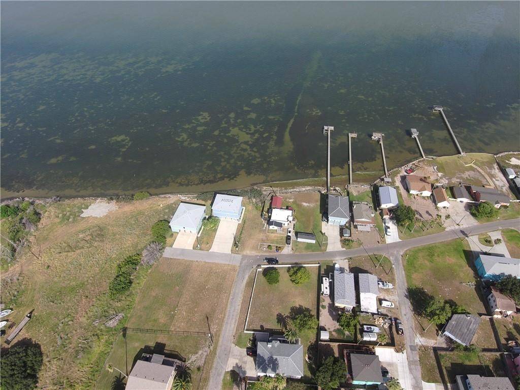 Corpus Christi, TX 78418,3522 Shore DR