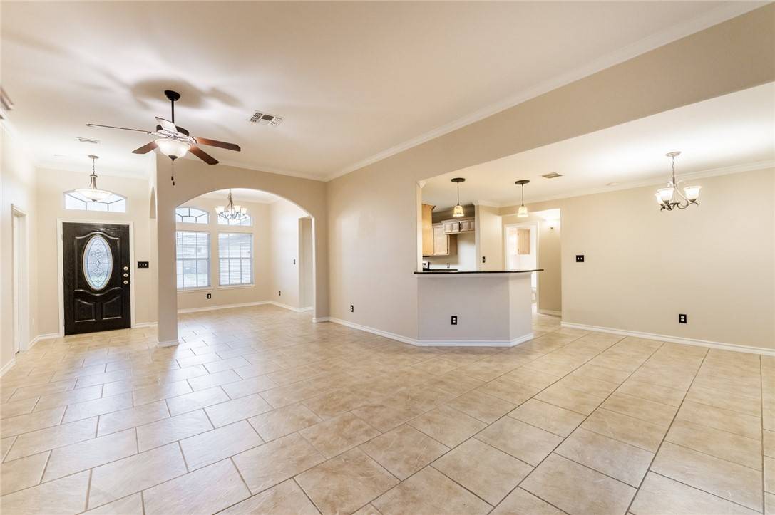 Corpus Christi, TX 78414,6825 Wall ST