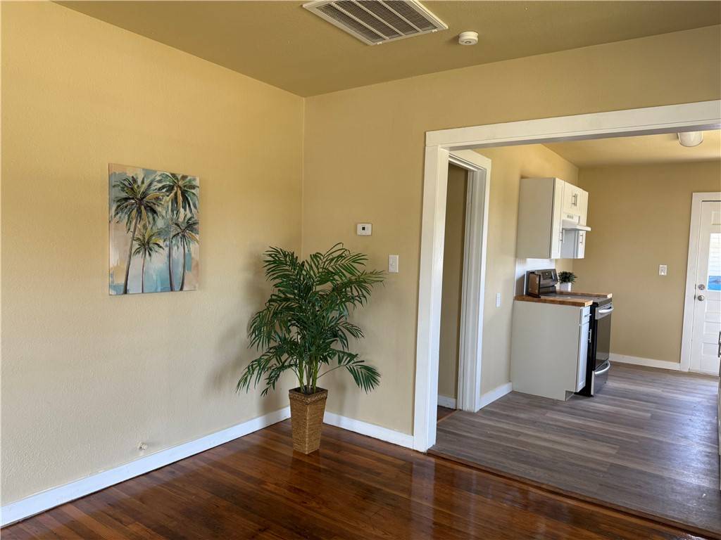 Kingsville, TX 78363,923 N Lantana DR